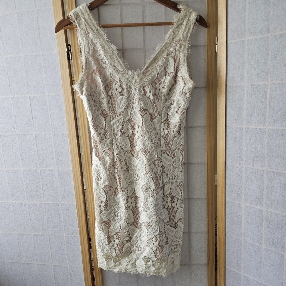 Urban Girl Cream Lace Dress - Picture 5 of 6
